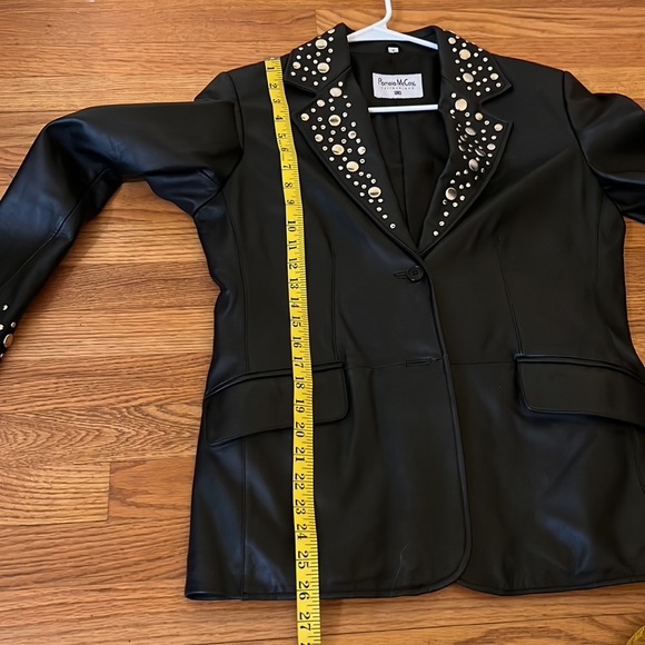 Pamela McCoy Black Studded exquisite leather jacket - Picture 5 of 13